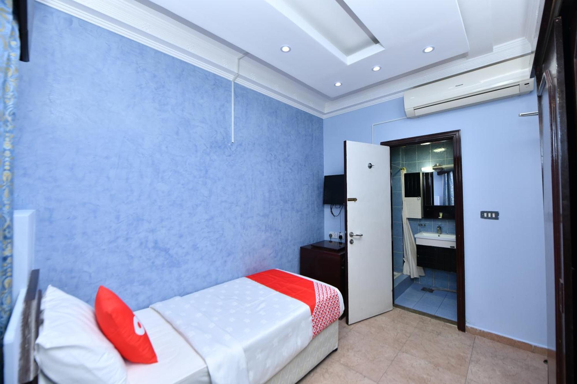 Oyo 137 Marina Hotel Mascate Extérieur photo