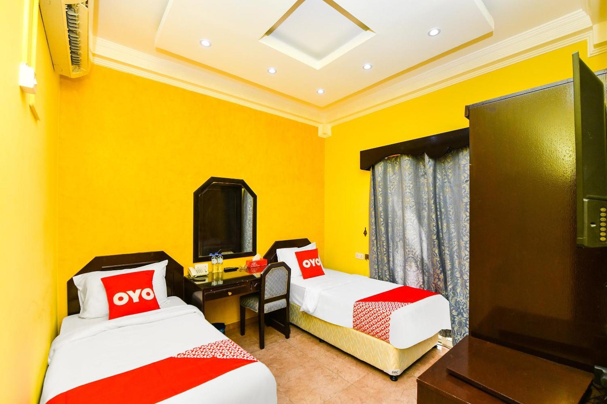 Oyo 137 Marina Hotel Mascate Extérieur photo